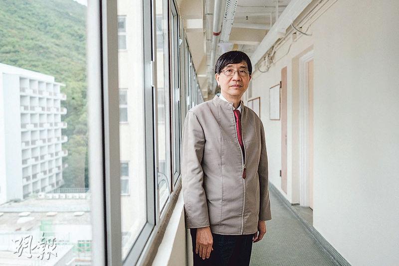 袁國勇稱提議濕貨市場禁售野生動物後收威脅信息　政府：高度重視並跟進