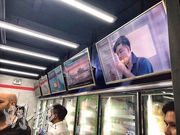 越南不少Circle K分店面積夠大，可安裝大量屏幕，除可用來推廣產品，更可用來作其他合作伙伴或客戶的宣傳渠道。