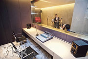 會所設錄音室和音樂室，提供樂器和專業錄音器材。（蘇智鑫攝）