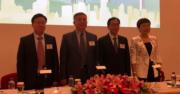 左起：財務總監文亮 董事長胡偉、執行董事兼總裁廖相文及總會計師趙桂萍。