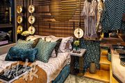 主人睡房用色以杏色及草綠色為主，貫徹客飯廳的設計風格，空間亦足夠擺放雙人牀。（林靄怡攝）