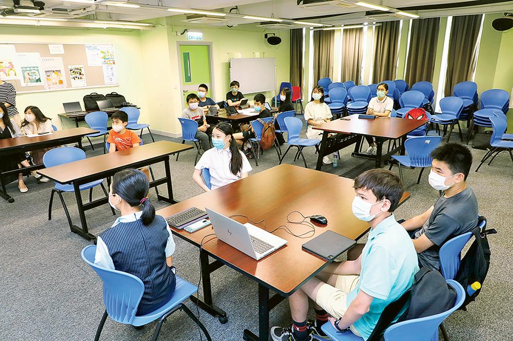 ▲香港資優教育學苑多名學生參加城市創科大挑戰，並獲學苑安排學習相關知識，例如申請專利時要留意的事項等。