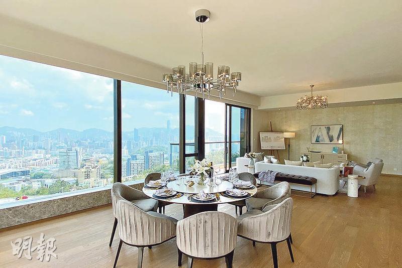 客飯廳超過770方呎，採用落地玻璃，享遼闊景致。