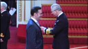 趙利民曾被英國女王伊利沙伯二世授予OBE爵位，由王儲查理斯為其佩戴勳章，以表彰其所提供的卓越服務和成就。