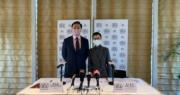 基金公會：互認計劃多掣肘 倡取消投資團隊駐香港規定。左起投資基金公會主席鄒建雄及行政總裁黃王慈明。