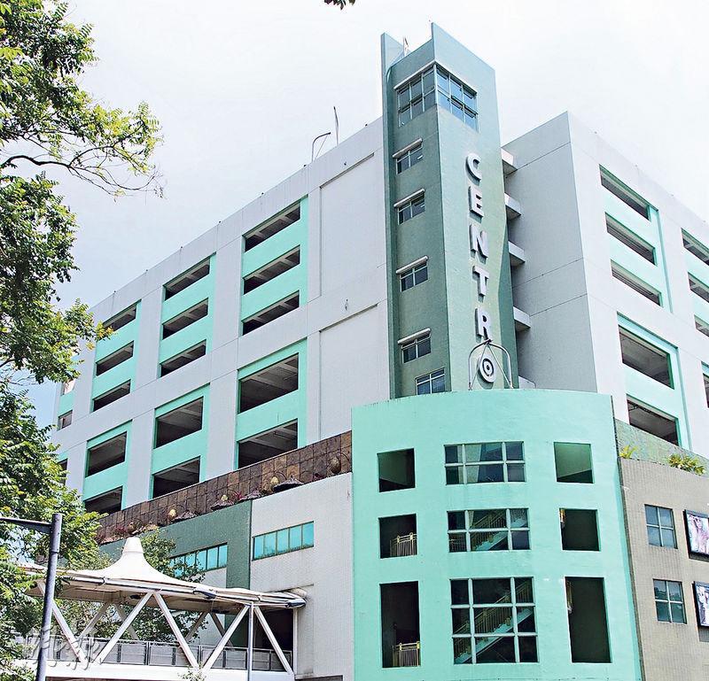 西貢翠塘路Centro全幢商場連停車場，去年7月被接管並淪為銀主物業，近日獲準買家以約5億元洽購至尾聲。