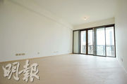 大廳開則方正，擺放所需家具後，應仍具充裕活動空間。（黃志東攝）
