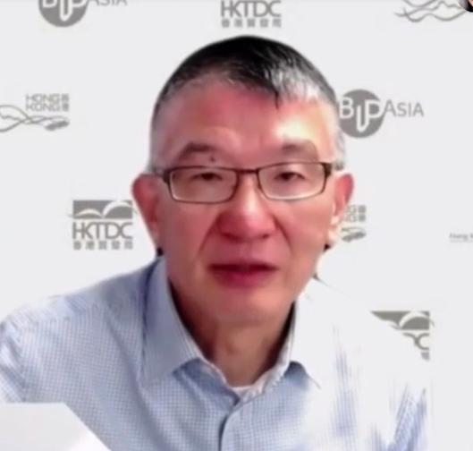 香港天威控股有限公司主席賀良梅分享在灣區營商40年的專利申請、銷售及保護等方面經驗。