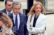 世界最大奢侈品集團LVMH行政總裁阿爾諾（Bernard Arnault，左），任命長女Delphine（右）於2月起接掌LVMH第二大品牌Dior，料為安排世代交接鋪路。（資料圖片）