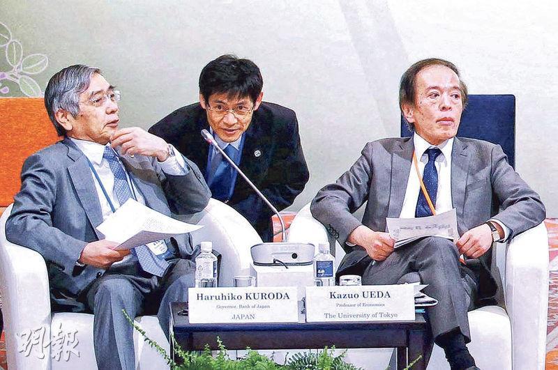 《日經新聞》等日本傳媒披露，日本政府已決定提名日本央行政策委員會前成員植田和男（右）擔任日本央行行長，接替將於4月8日任期完結的黑田東彥（左）。（資料圖片）