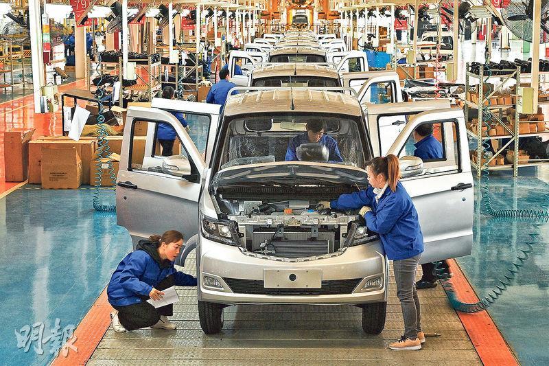 圖為貴州汽車製造廠。中國2月製造業PMI升至52.6，是2012年4月後新高，勝市場預期，為連續兩個月處於擴張區間，反映景氣持續升溫。（新華社）