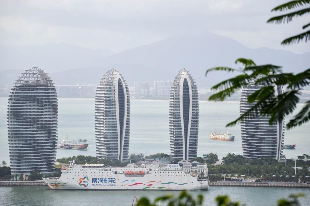 海南加快建設具中國特色自由貿易港，推出多項零關稅或低稅率的政策措施，為瓊港合作帶來新機遇。
