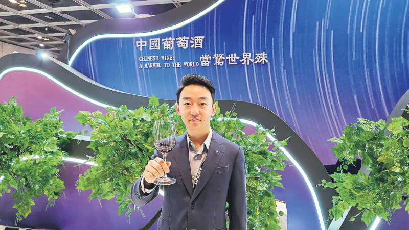劉正表示，參與這是展覽會的酒莊，都對開拓香港及國際市場抱有很大的盼望。