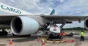 國泰航空首次於海外為商業航班加注可持續航空燃油