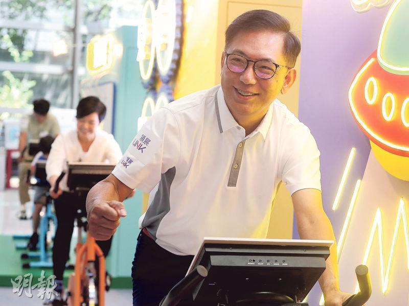 領展行政總裁王國龍昨出席「街坊車手挑戰賽2023」啟動儀式。（李紹昌攝）