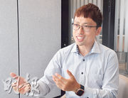 高力亞洲環境、社會及管治（ESG）諮詢服務董事劉德安認為，不少中區甲廈面對海平面上升所帶來的水浸風險與日俱增，籲業主聘用專業人士就此制定解決方案。（劉焌陶攝）