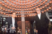 韋志成（左）及蔡宏興（右）出席中環街市「重塑」兩周年活動，蔡指今年首7個月人流較去年同期升八成，並謂「每12個香港人就有1個到過中環街市」。（劉焌陶攝）