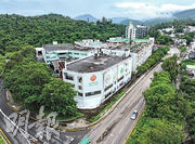 舖王鄧成波家族再放售物業，最新14億元放售西貢康定路5幢工業大廈，項目已獲批安老院發展，物業可作重建。