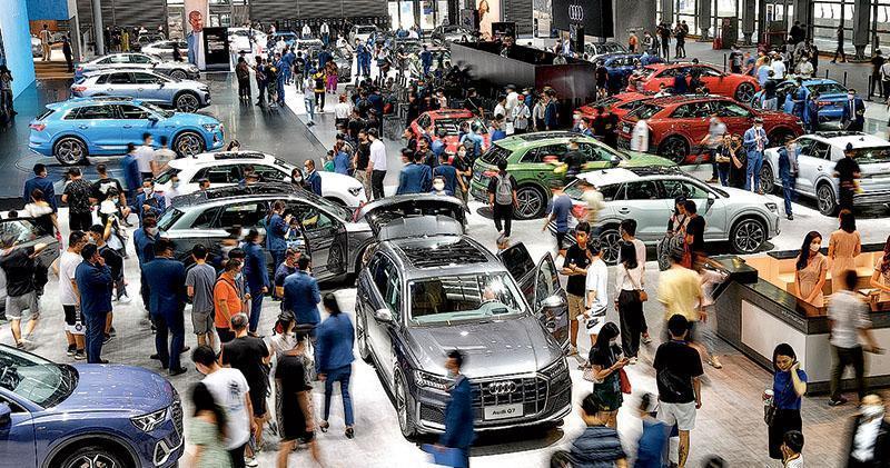 乘聯會：中國上月狹義乘用車銷售增26% 新能源車增近四成
