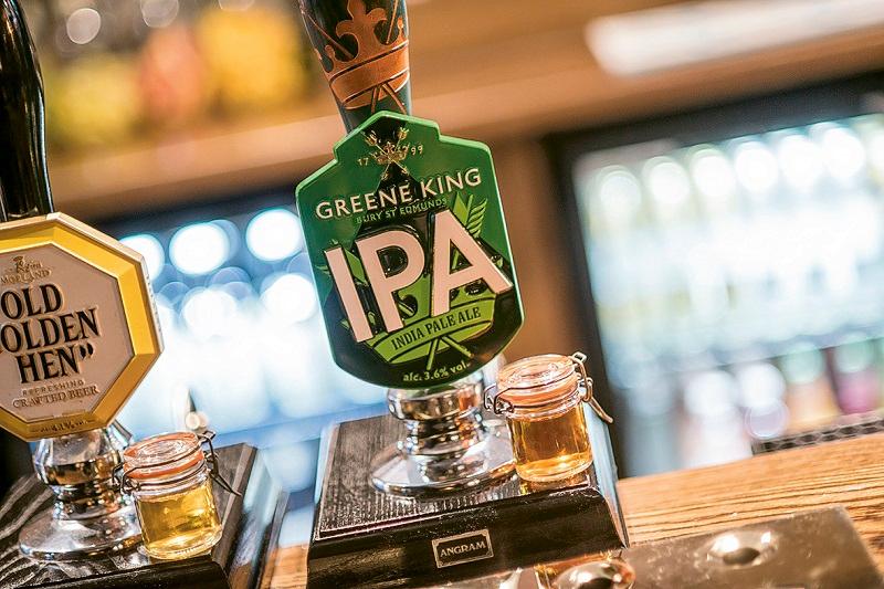 Greene King乃具領導地位的釀酒廠及英式酒館營運商，於英格蘭、威爾斯及蘇格蘭經營約二千七百間英式酒館、餐廳及酒店。
