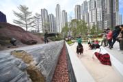 華懋集團打造全亞洲現存擁有最大規模木化石藏品的城市公園「如心園」，今日起作首階段開放。（蘇智鑫攝）