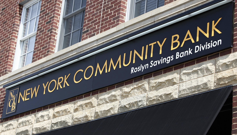 紐約社區銀行被穆迪列入負面觀察名單