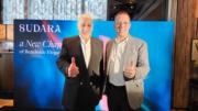 蘭桂坊集團創辦人Allan Zeman博士（左）和集團執行長Jonathan Zeman出席在香港蘭桂坊加州大廈的Porterhouse餐廳舉辦的記者會，分享及展示Sudara的獨特賣點。
