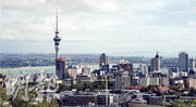 圖為新西蘭奧克蘭市景。奧克蘭中區的房地產市場以其傳統和優質豪宅聞名，由於該區教育資源及生活設施充裕，市場預計當地樓價可穩定增長。（資料圖片）