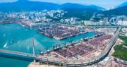 香港4月港口貨櫃吞吐量按年跌10%至112萬TEU。圖為葵青貨櫃碼頭。