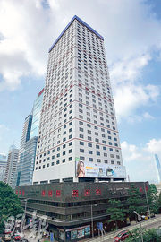 金鐘美銀中心中層一個面積約4397方呎的單位放售，據悉，由首創（香港）有限公司或有關人士持有，現以逾1億元放售，較該集團2006年購入價3850萬元高約1.85倍。