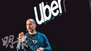 Uber及Expedia兩家公司高層早有聯繫，Uber行政總裁霍斯勞沙希（Dara Khosrowshahi，圖）於2005年至2017年曾任Expedia行政總裁，現時仍為該公司非執行董事。他曾為Expedia主席迪勒（Barry Diller）打工，形容對方是偉大的導師。