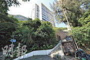 樓齡約60年的黃泥涌峽道利安閣，為區內老牌豪宅，只提供24個單位，私隱度高，故過往不乏名人入住，包括梁朝偉、林子祥、林夕等。（李紹昌攝）
