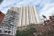 位於東半山堅尼地道的竹林苑，樓齡約40年，由希慎持有多年作收租，據代理稱，希慎正計劃拆售其中兩座物業，涉及約120伙，低層意向呎價約1.83萬元起，複式戶意向呎價約5萬元，惟希慎至截稿前仍未回覆本報查詢。（李紹昌攝）