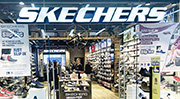 在關稅威脅下，美國運動鞋品牌Skechers同意私募基金3G資本提出私有化建議，以94.2億美元（約735億港元）向3G資本出售，是鞋業迄今最大規模收購交易。