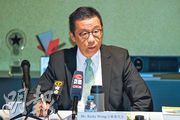 港科探索創辦人兼副主席王維基昨日強調「任何形式，包括私有化、回購、轉讓某些業務、同其他公司合併、發新股、引入新股東，都冇任何討論、冇任何接觸，大股東冇任何打算做上述行動」。（楊柏賢攝）