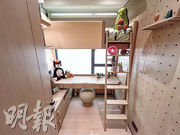兒童房充滿童趣，家具設計實用，孩子長大後仍可繼續使用。