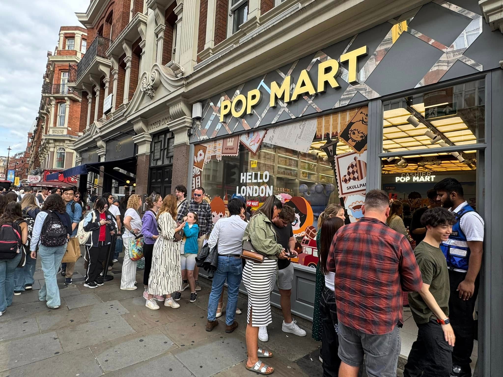 泡泡瑪特中期多賺近4倍不派息LABUBU收入颷逾6倍至48億人幣(17:32) - 20250819 - 即時財經新聞- 明報財經網