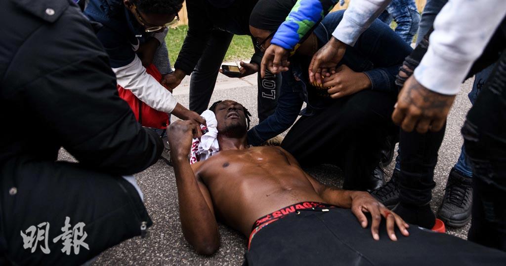 美國非裔通緝男遭警槍擊後撞車亡　引發示威全市宵禁【多圖】