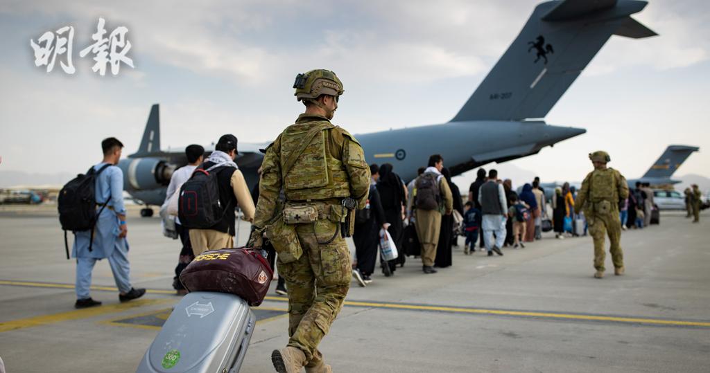 阿富汗｜喀布爾機場外爆炸多人死傷　美官員料屬自殺式襲擊