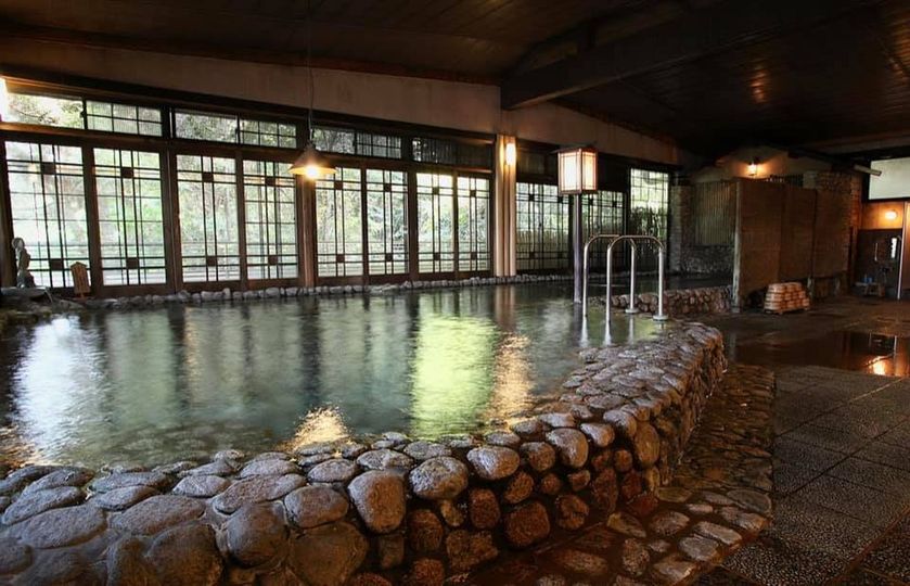 福岡百年溫泉旅館被揭一年僅換水兩次　退伍軍人桿菌含量超標3700倍