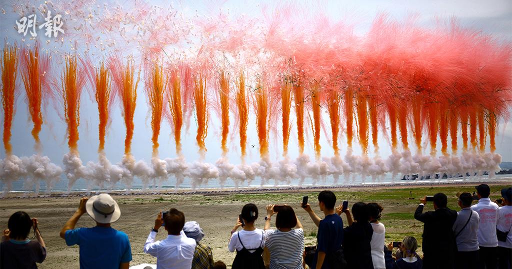 日本福島縣4萬發煙花燃點海岸望震災遇難者安息中國藝術家蔡國強設計