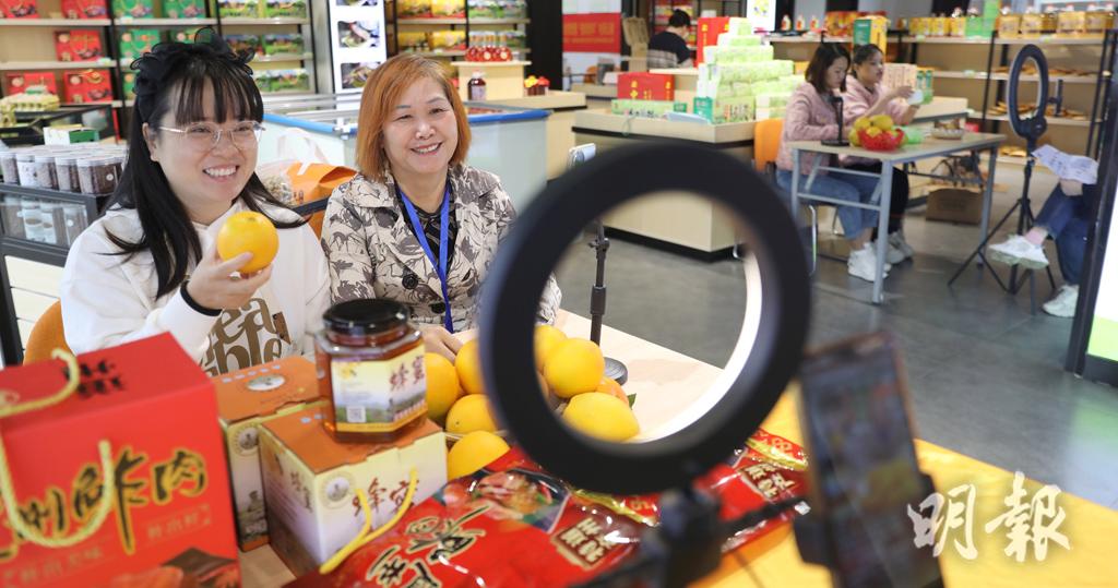 短片：「雙11」購物氣氛遜往年　內地網民：錢愈來愈少、學會理性消費
