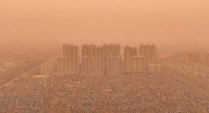 黑龍江哈爾濱出現沙塵天氣。（央廣網）