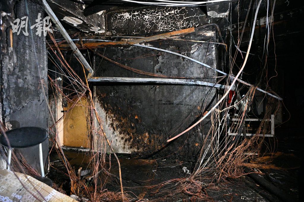 華豐大廈三級火︳現場直擊　火場電線塌下仍存燒焦味　多道防煙門未能關上