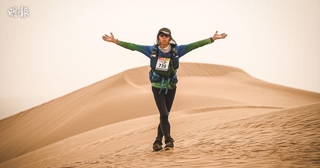 短片：從10公里到252公里　七旬跑手撒哈拉沙漠馬拉松完賽　體能更勝20年前