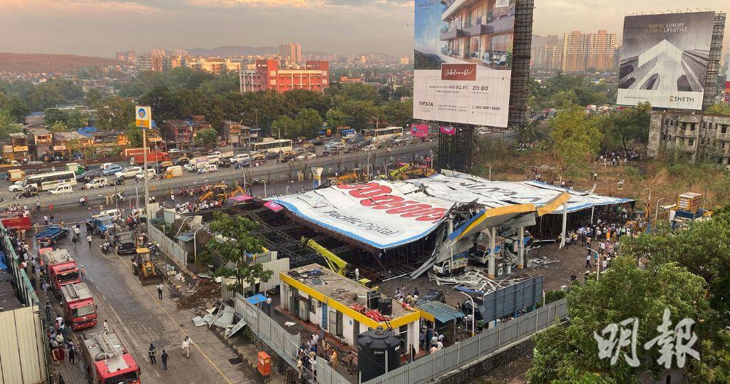 印度孟買廣告牌倒塌　12死60傷