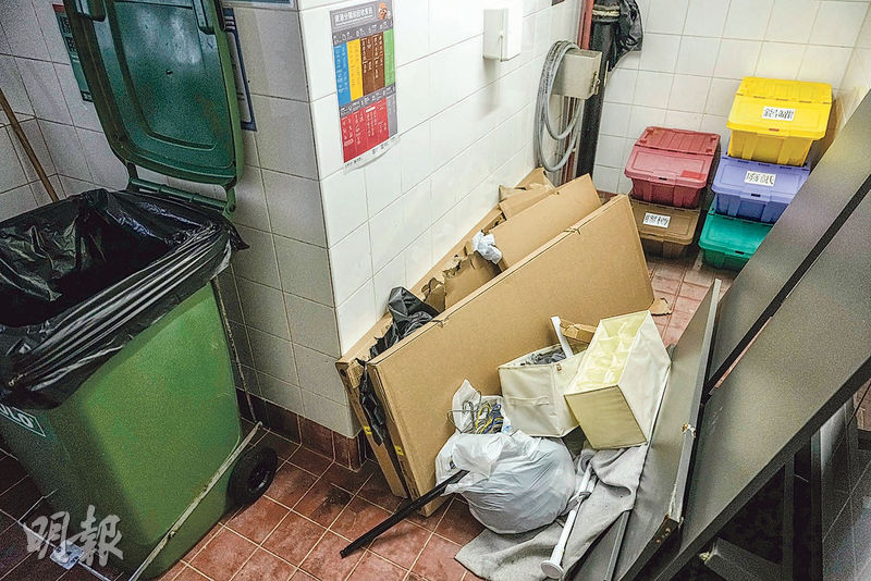 垃圾徵費｜連翠邨仍僅兩成多住戶願用指定袋　物管公司稱清潔工「頂唔順」