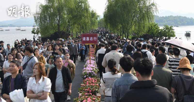 報告：今年中國遊客國內消費料逾6.7萬億元人幣  首超疫情前水平