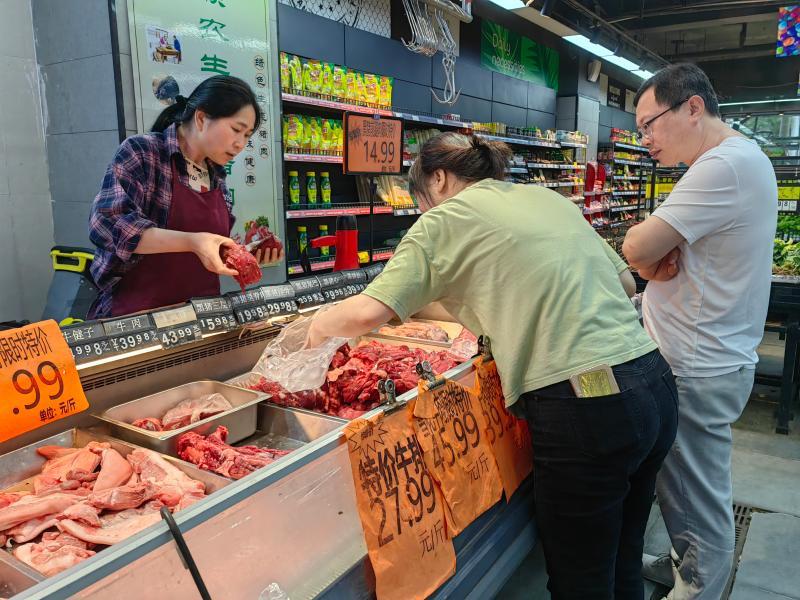 擴大開放進口衝擊  內地牛肉價年跌三成