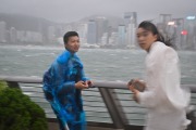 颱風韋帕｜八號風球生效　天文台考慮晚上7時至9時改發三號風球